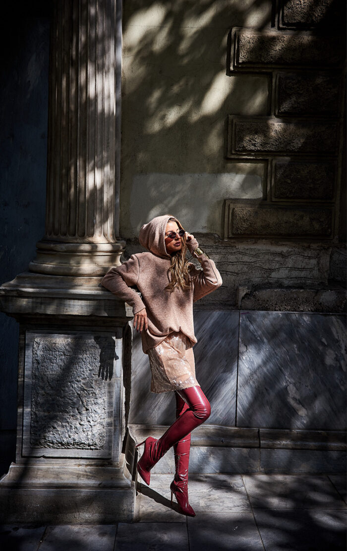 Ελαφρώς Oversized Πουλόβερ με Κουκούλα - Image 3